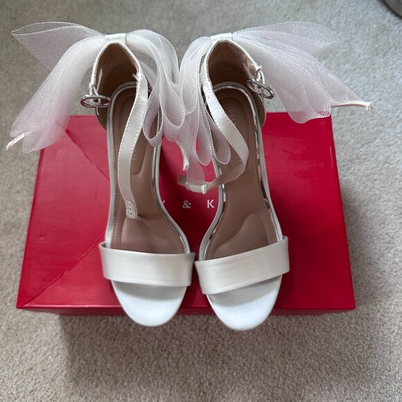 Kelly & Katie Nemira Sandal Bow Detail Ankle Wrap Strap White Satin Heels sz 6.5 - Picture 4 of 14